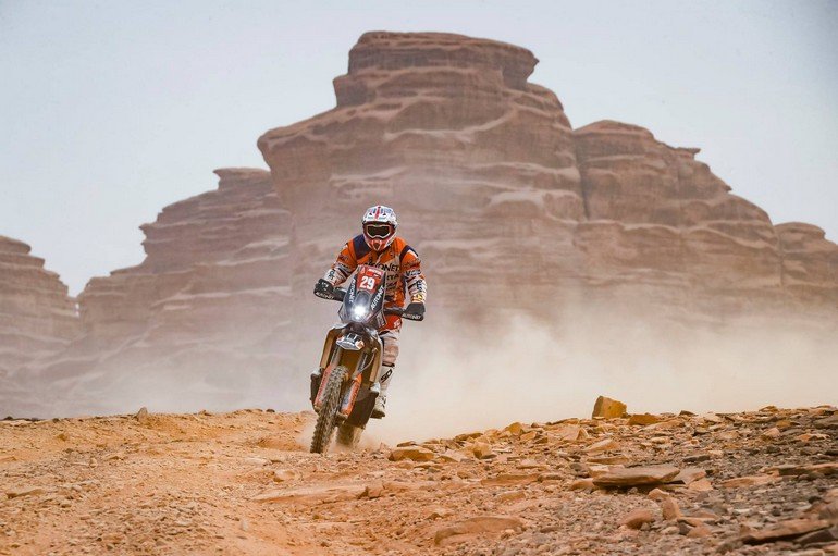 Tíz Dakar-futam után a 25. helyen áll Gyenes Emánuel