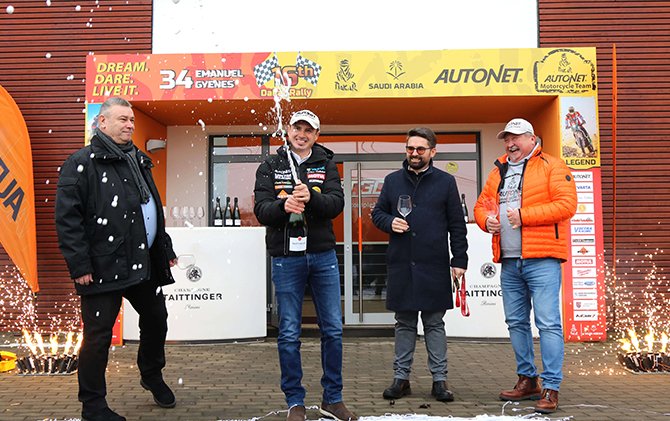 Mani Gyenes, acasă după Dakar 2026: o primire memorabilă în mijlocul colegilor