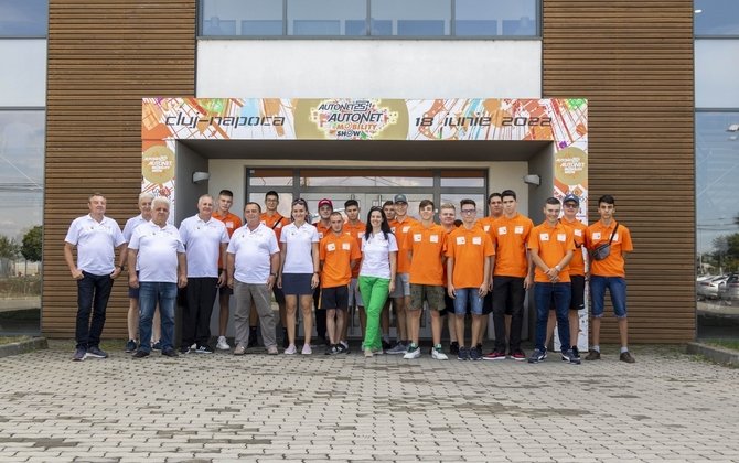 We train future car specialists for Autonet Import partners