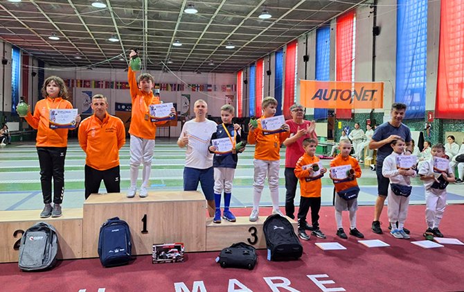 Cupa Autonet la scrimă, ediția a IV-a: Peste 170 de tineri spadasini s-au întrecut pe planșele din Satu Mare